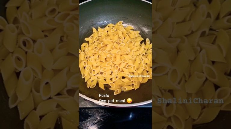 #pasta #part1 #ytshorts #cooking #recipe #onepotmeal #nomaida #whitesaucepasta