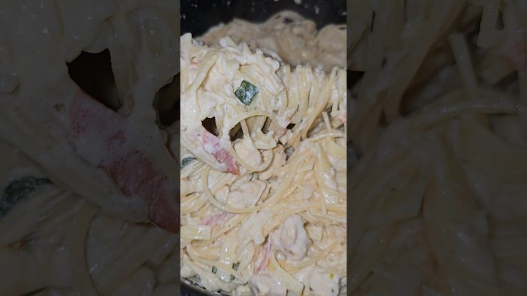 Paste cu sos alb și bacon