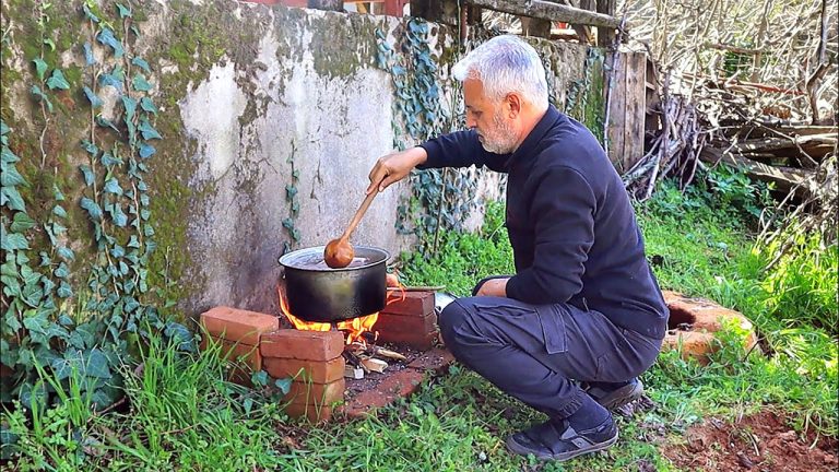 The Perfect Beef Short Ribs Soup Recipe | Traditional Turkish Corn Flour Muffin