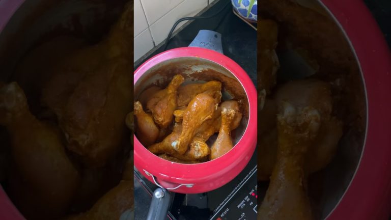 Chicken recipe in cooker😋😋 #shorts #youtubeshorts #shortsfeed #viral #chickenrecipe #foodie #food
