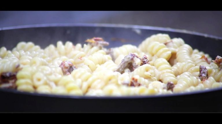 Quick & Creamy Pasta Recipe with Sun-Dried Tomato