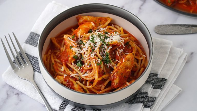 Spicy Chicken Pasta in 20mins | Quick & Easy Pasta Recipe