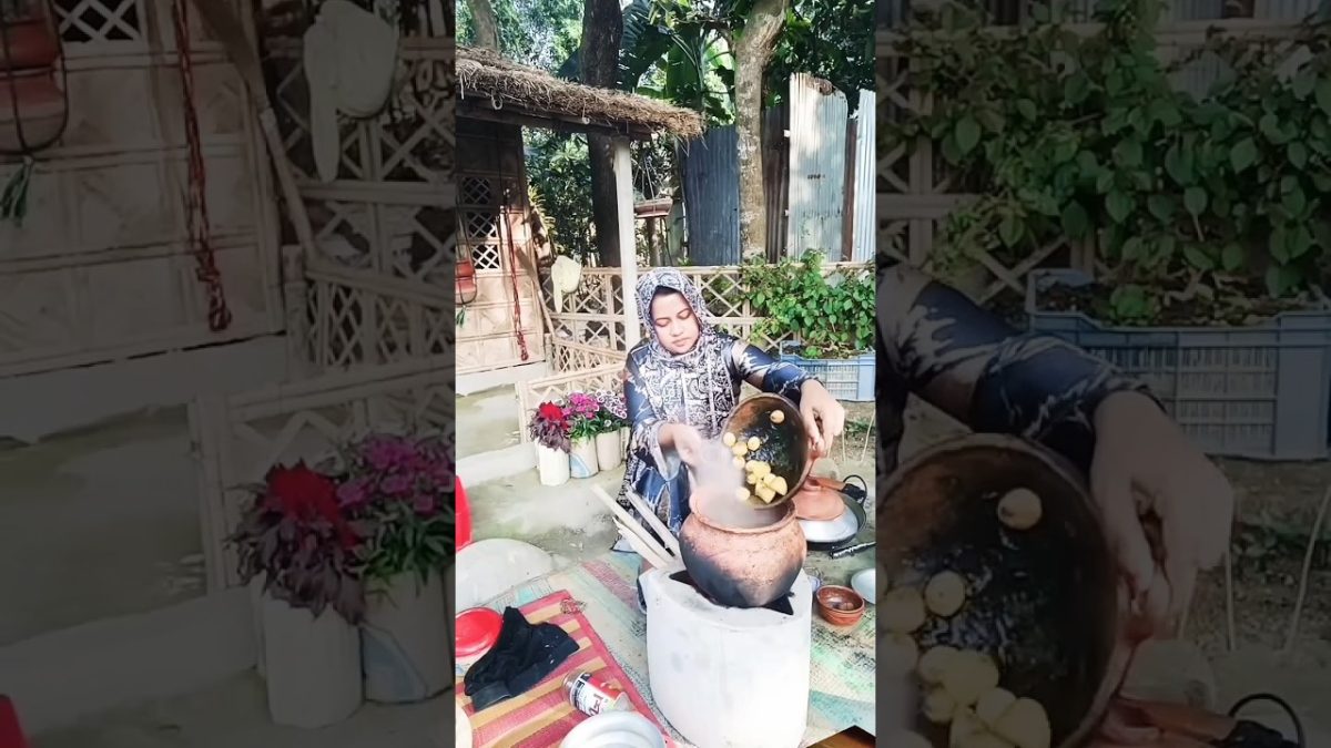 মাটির হাঁড়িতে মাখা গরুর মাংস রান্না ।#village #villagelife #cooking #beef #meet #recipe #shorts