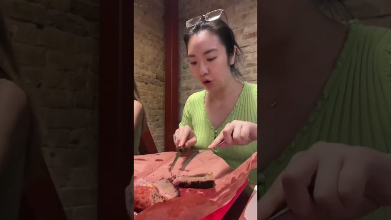 Trying TEXAS BBQ 🍖 for the very first time!