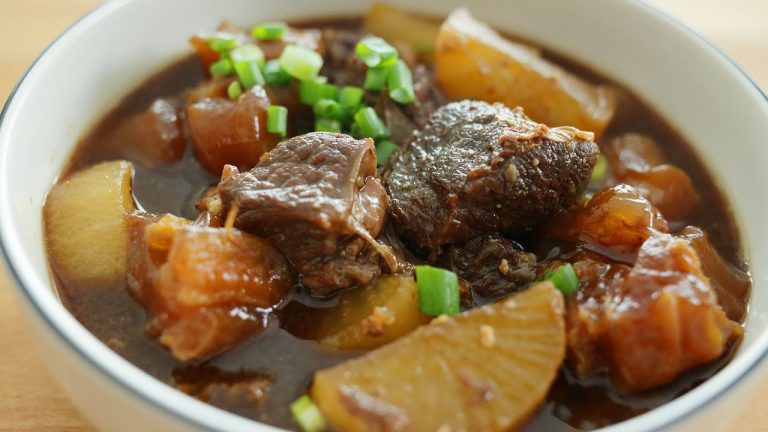Braised Beef Brisket with Daikon –  萝卜牛腩