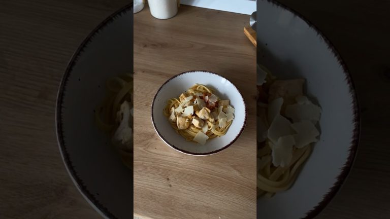 Creamy pasta with chicken recipe #pastarecipe #lunch #lunchrecipe #shorts #creamypasta #pastarecipes