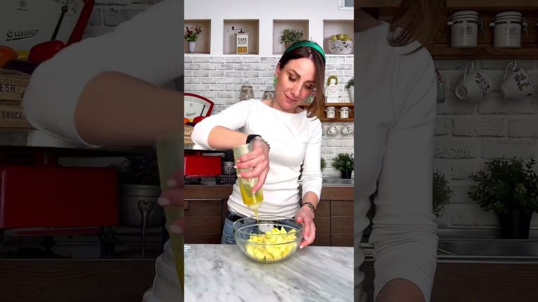 POLLO al FORNO con PATATE🍗🥔 – FACILE e SUPER CROCCANTE😍🔥 #Shorts