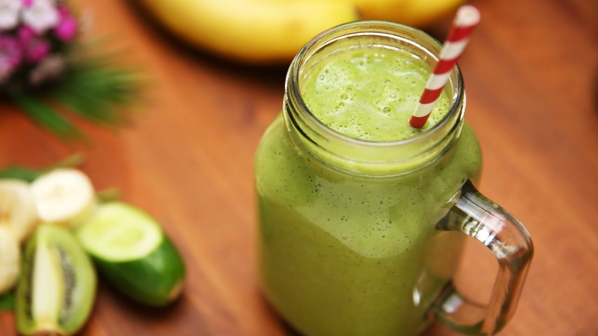 Bedtime Green Smoothie for Better Sleep • TasteLife