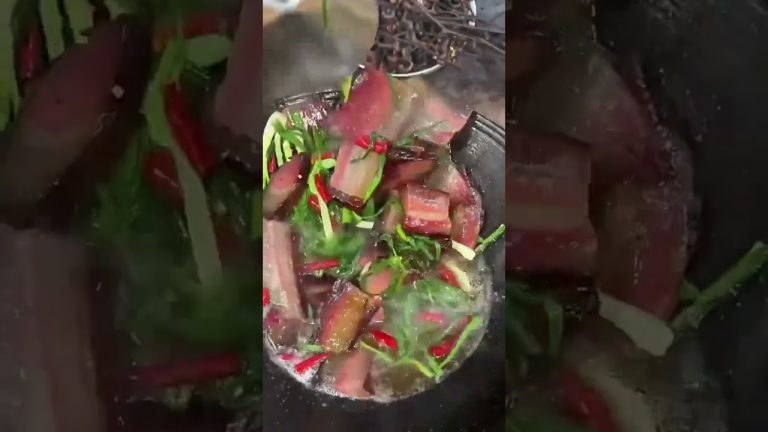 Big Brother Knows How to Make Pork Dish #food #youtubemadeforyou #chinesefood #foodie