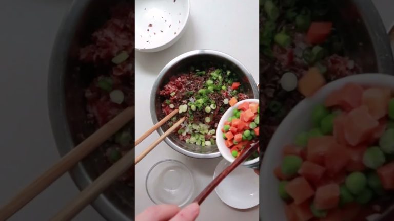 Vietnamese Steamed Pork Buns with Ground Pork, Chinese Sausage and Quail Eggs (Banh Bao) #asianfood