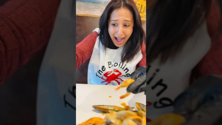 I’m on a seafood diet… I see food, and I eat it! 🦀🦐🦪 #sangeethdinivlogs