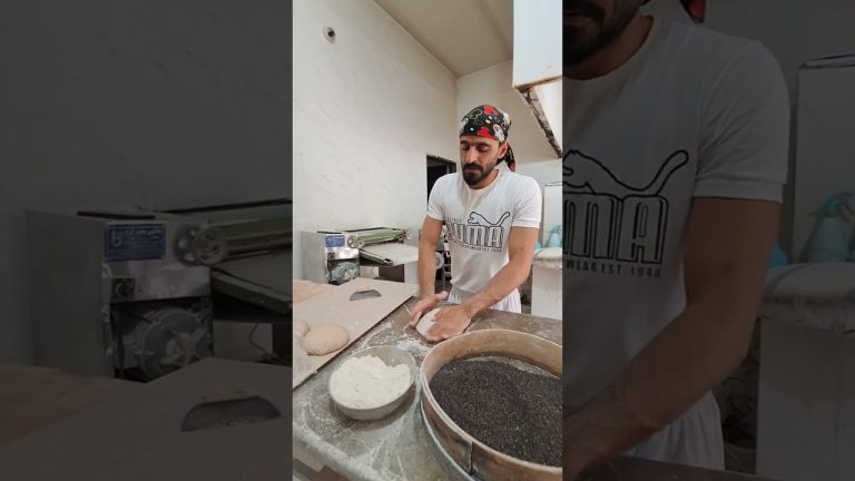The best traditional Iranian bread with an Iranian baker