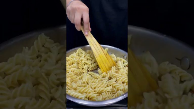 Cheesy White Sauce Pasta #ASMR  #short  #asmr  #food  #cooking  #pasta  #streetfood