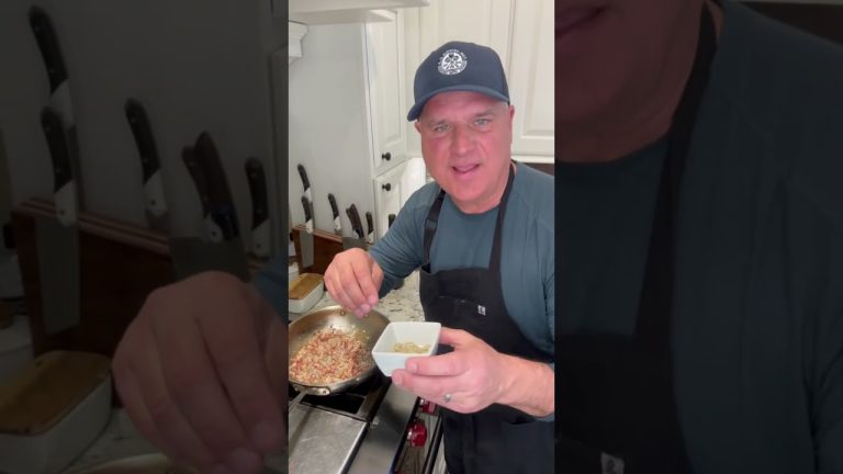 Time for another Seafood Sunday! Today, I’m making a shrimp pasta with a spicy arrabbiata sauce!