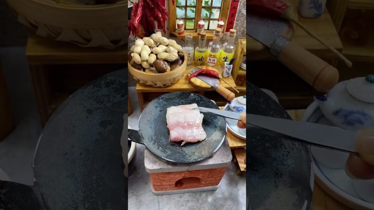 Good pork cooking with a nice kitchen #chef #cookingfood #cooking #pork #porkhock #food #burning