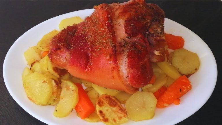 Cooking Pork Knuckle | Cocinando Codillo de Cerdo