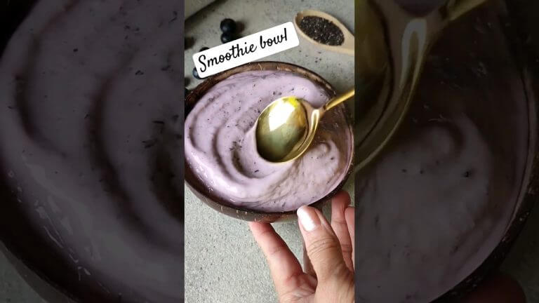 Tasty and easy Blueberry Smoothie bowl  #shorts #smoothie #dessert