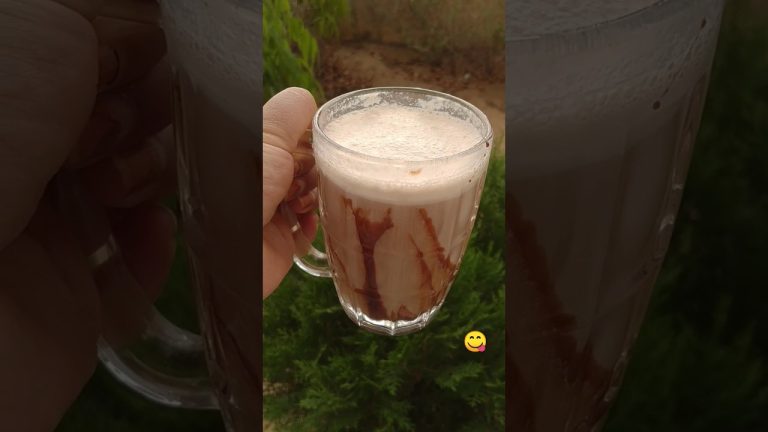 Summer Special Banana Shake #shorts #moreviews #youtubeshorts #bananashake