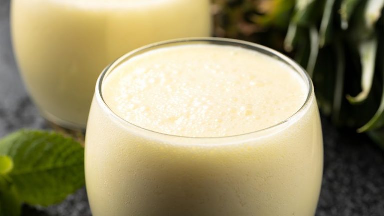 Simple Pineapple Smoothie