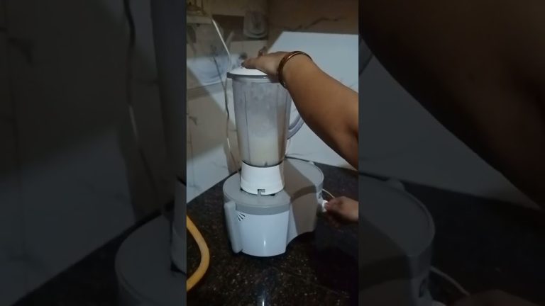 mango shake #youtubeshorts #shorts #viral #villagelife #trending #pureveg #Aamras #mangoshake #drink