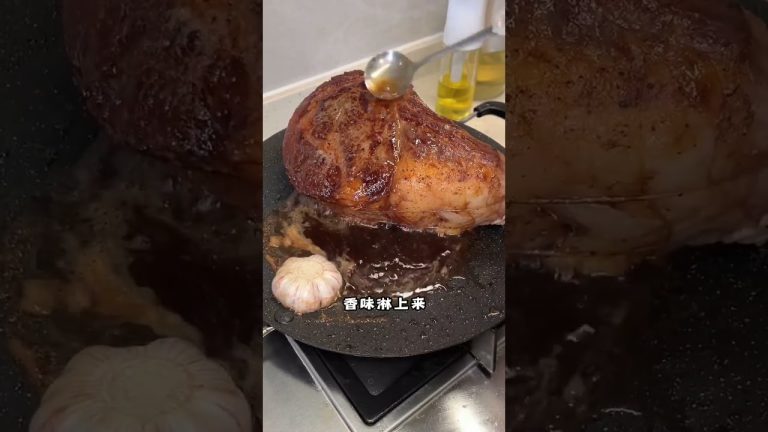 用战斧牛排做成的牛排盖饭，牛排鲜嫩多汁，大口吃肉真的是太爽了 #耗油拌面#郭師傅與單廚