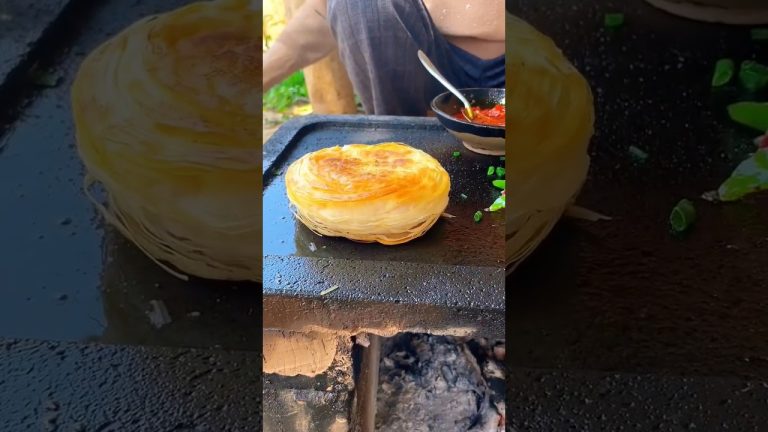 Chinese burger Stir-fried shredded pork with chili pepper