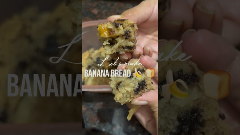 The moistest banana bread ever! 🍌🍞😍 #shorts Tutorial #bananabread #bananacake #ytshorts