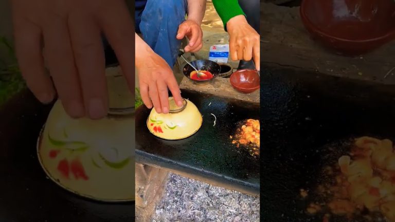 Cook potato cake for grandpa to eat #song #pork #chef #burning #cooking #cookingfood