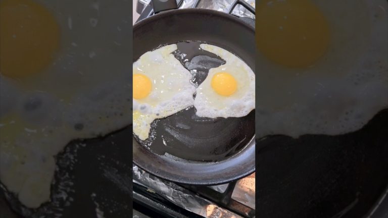 PeriPeri Egg Cheese Sandwich 🥪 #cooking #viral #recipes #shortsvideo #shorts #trending #sandwich