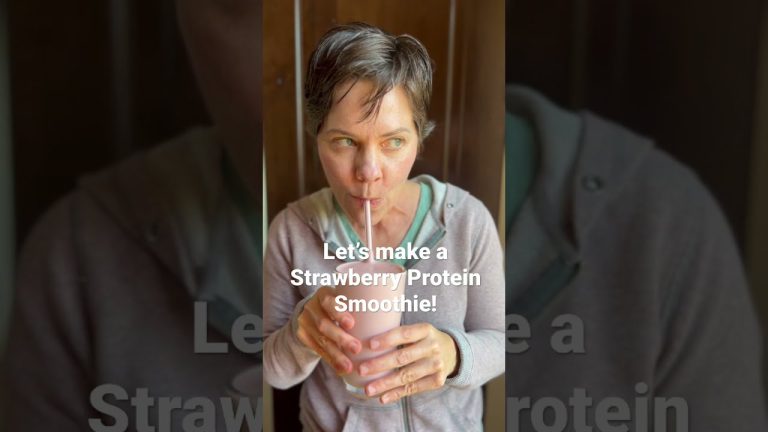 Strawberry Protein Smoothie (Dairy-Free) 🍓🍓🍓