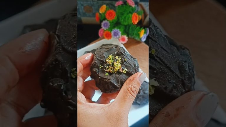 Mango Yogurt chocolate bites 😋#youtube#youtubeshorts#shorts#short#viral#trending#ytshorts#subscribe