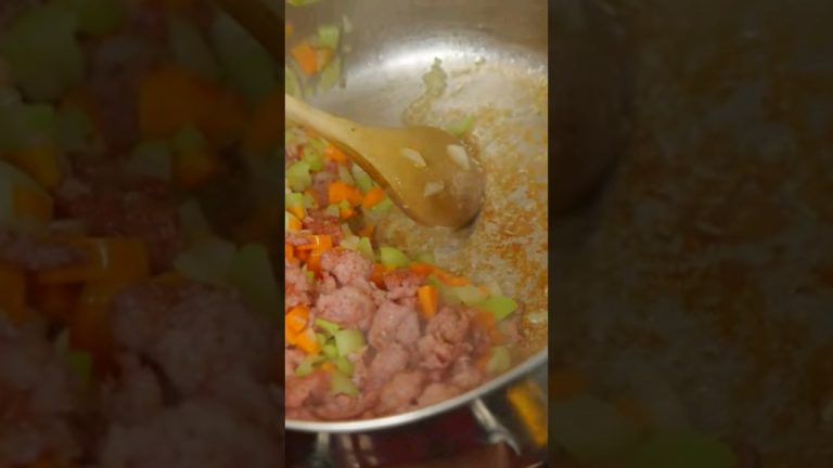 Deglazing the pan with a good wine is just the best. From our Cannelloni recipe! #pasta #food