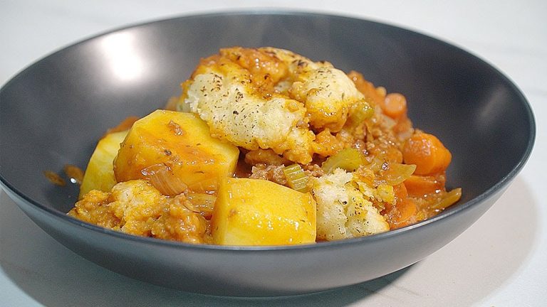 Minced BEEF Potato CHEDDAR CHEESE Cobbler | EASY ONE POT