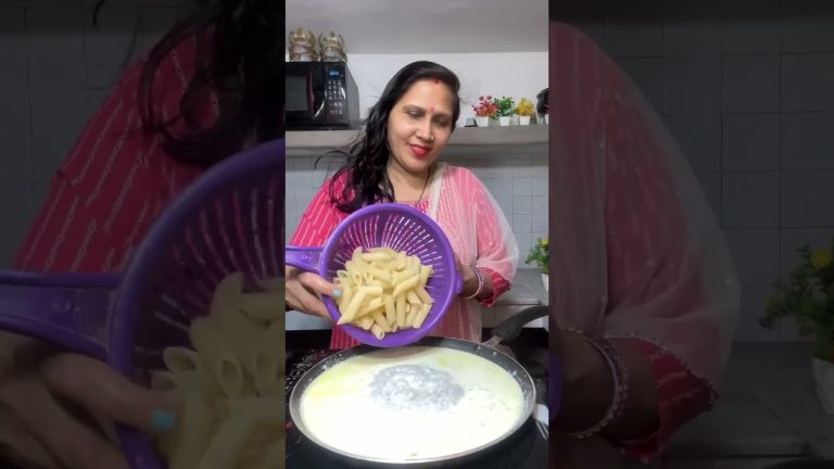 Cheesy White Sauce Pasta😋😋 #shorts #khaokhilao #Neelam Panchal