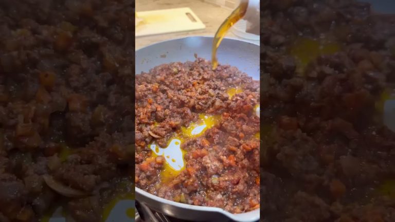 Bolognese Sauce Recipe #shorts #pasta #cookingchannel #foodie #recipeshorts