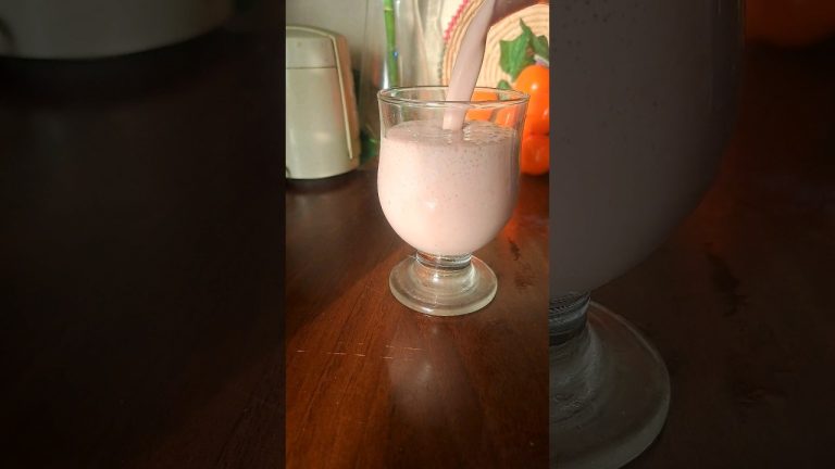 healthy smoothy  #shortvideo #healthysmoothierecipes   #strawberry