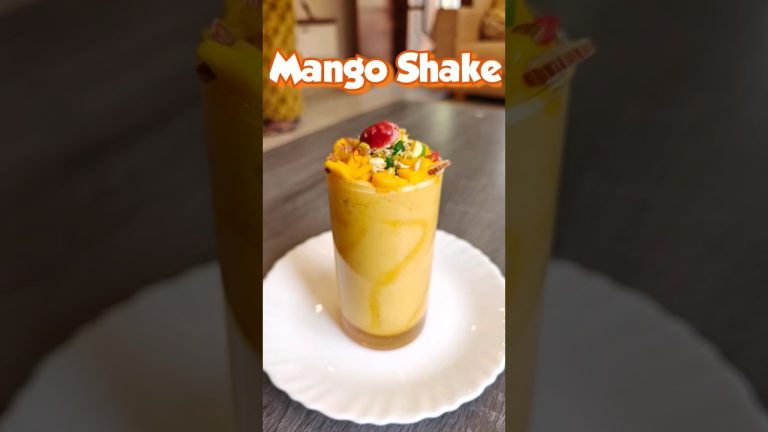 Mango Milkshake At Home | Mango Shake 🥭 #short #shorts #mangoshake #mangomilkshake
