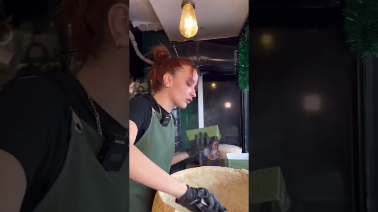 İzmir Alsancak 'da @chefigata 'dan PERMASAN TEKERİNDE TAZE MAKARNA 💯👌