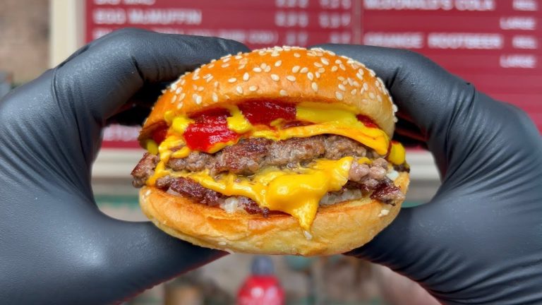 BBQ Smash Burgers #bbq #cheeseburger #smashburger #burgers