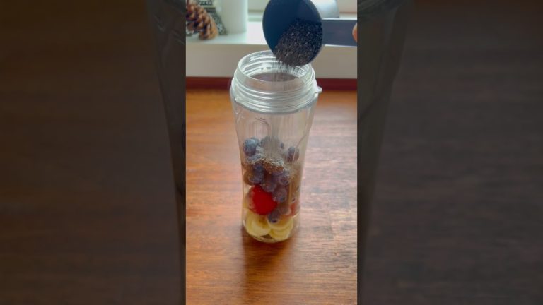 Easy Smoothie Shake At Home | strawberry Smoothie Recipe | #smoothie ##shorts #short #youtubeshorts