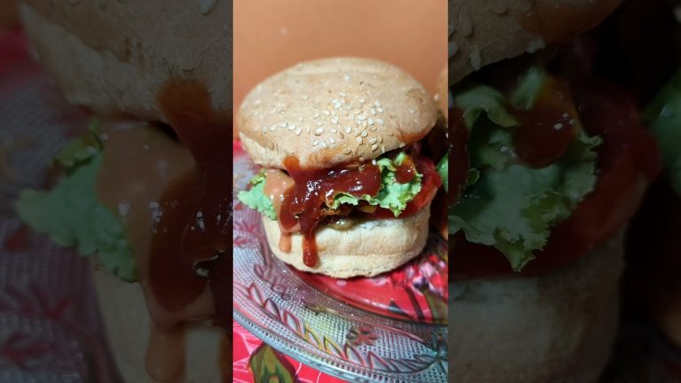 বাড়িতেই বার্গার 🤤😋 | Home made burger | #ytshorts #burger #viral