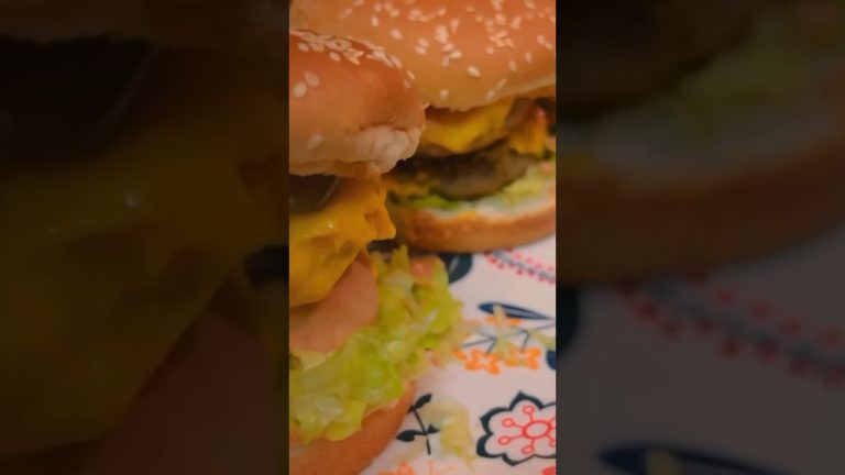 Best Beef Burger Recipe #beefburgerrecipe #fastfood #burgerrecipe #ytshorts #youtubeshorts #shorts