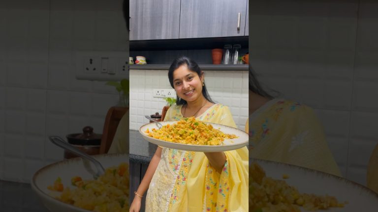 Chicken fried rice nenu eppudu bhayata thinaledhu #lightsonfood #ytshorts#shorts