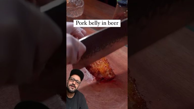 A música ficou muito alta, mas o vídeo é bom demais! #food #react #porkbelly #bacon