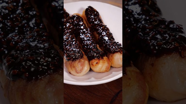 Pork wrapped pounded rice in the shape of a cylinder #food