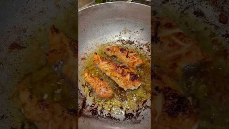 TASTIEST CHICKEN IN THE UNIVERSE! #chicken #shorts #recipe