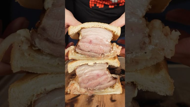 Pork steak sandwich 돼지고기 스테이크 샌드위치