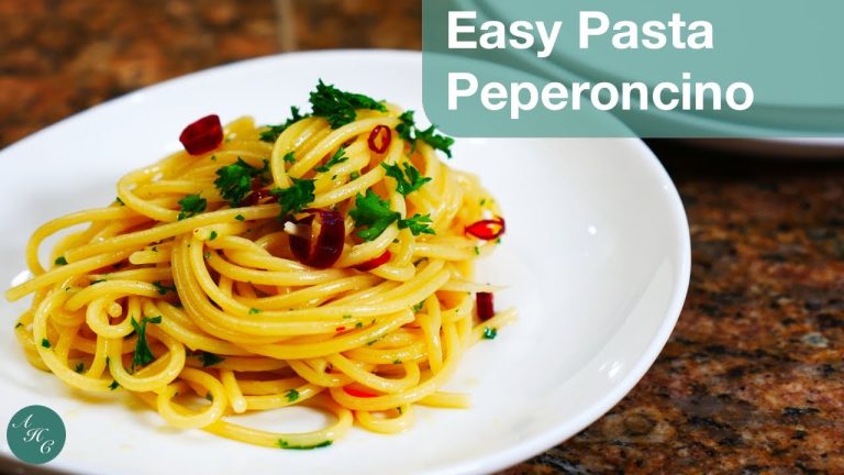 Easy Pasta Peperoncino(Spaghetti aglio, olio e Peperoncino) Recipe serves with Sweese plate
