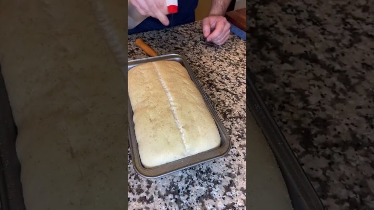 Yeasted vs Sourdough Sandwich Bread #shorts #bread #sourdough