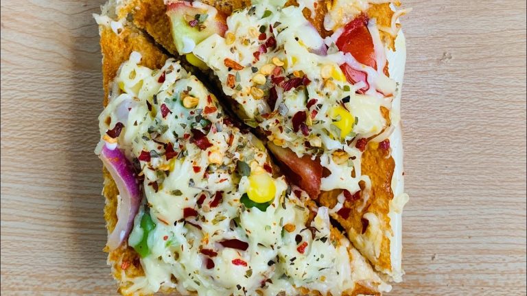 Bread Pizza| Easy Homemade Recipe for Pizza with Bread #recipe @retaste #snacks #viralshort #food